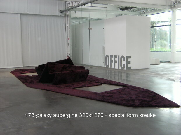 Galaxy - Aubergine - 320x1270cm special shape