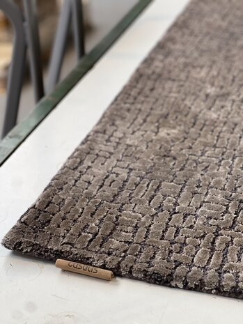 Vlas Kochie - Cement - 300x400