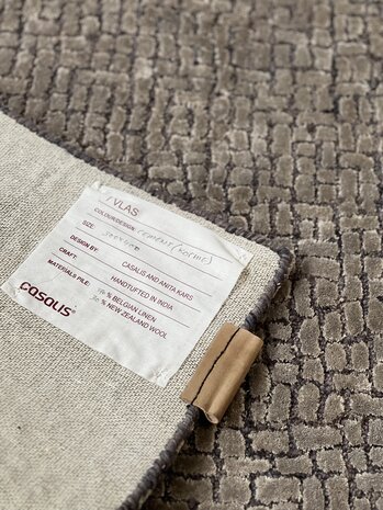 Vlas Kochie - Cement - 300x400